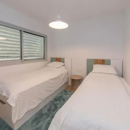Exklusiv Laegenhet Naera Stranden *